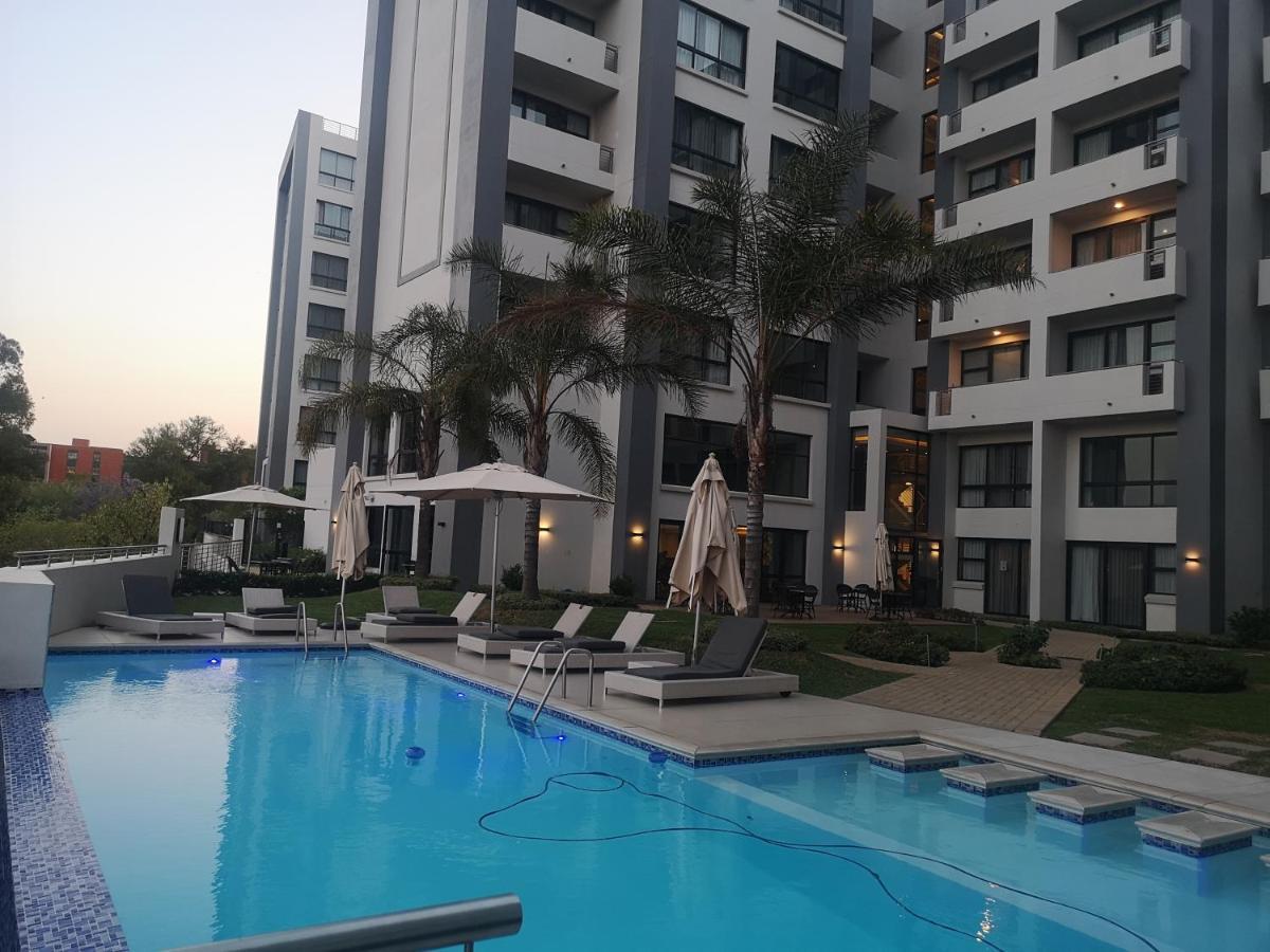 The Regency - Cosy Private Hotel Apartment - Unit 219 Pretoria-Noord Dış mekan fotoğraf